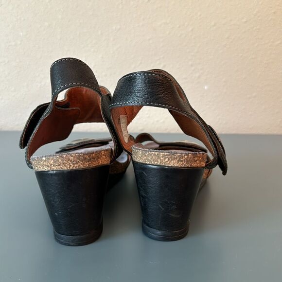 TAOS Carousel Leather Wedge Sandal - Picture 6 of 13